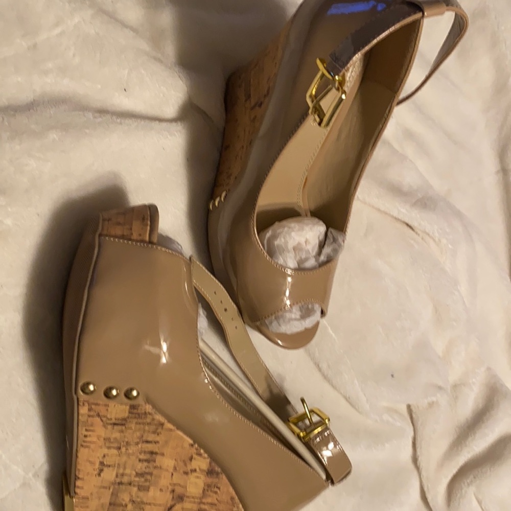 Wedge heels